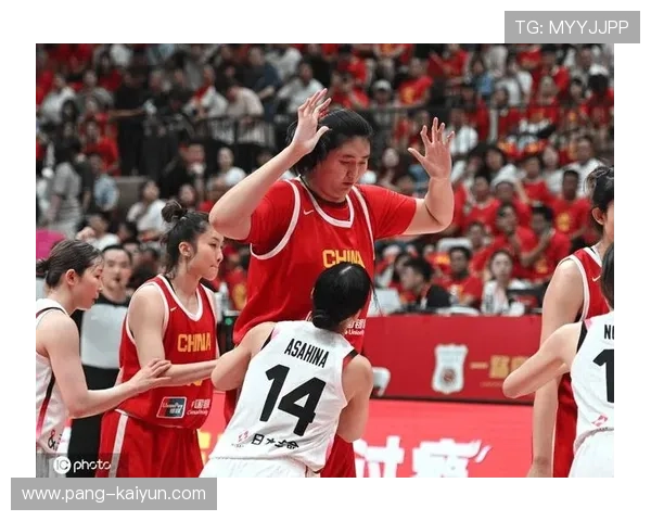 中国女篮热身赛连胜,年轻内线崭露锋芒